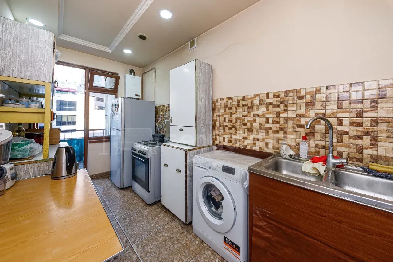 2 Սենյականոց Բնակարան, 73քմ, 5/7 հարկ, Պետական Վիճակում