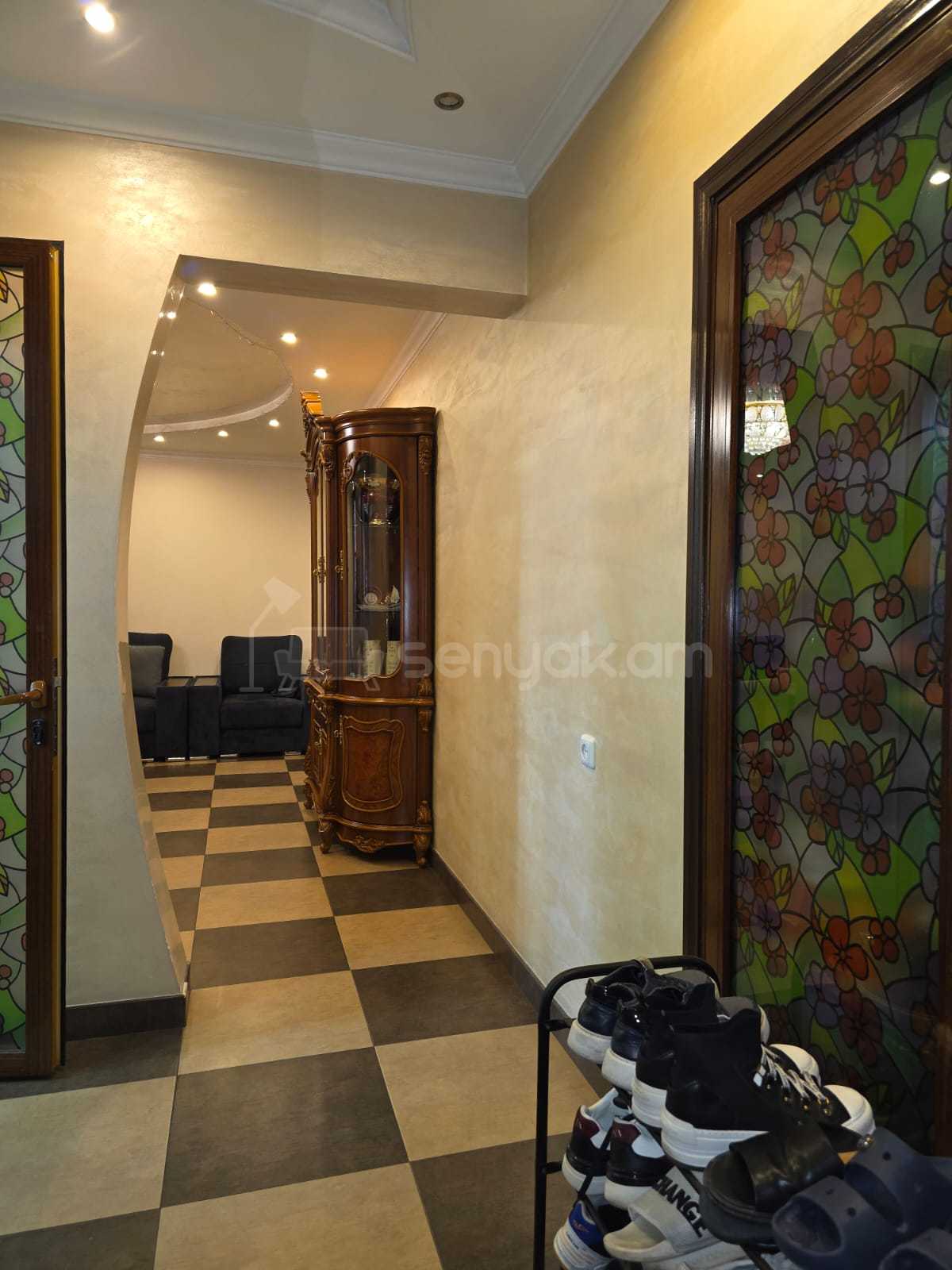 4 Սենյականոց Բնակարան Քարե Շենքում, 78քմ, 2/4 հարկ, Կապիտալ Վերանորոգված