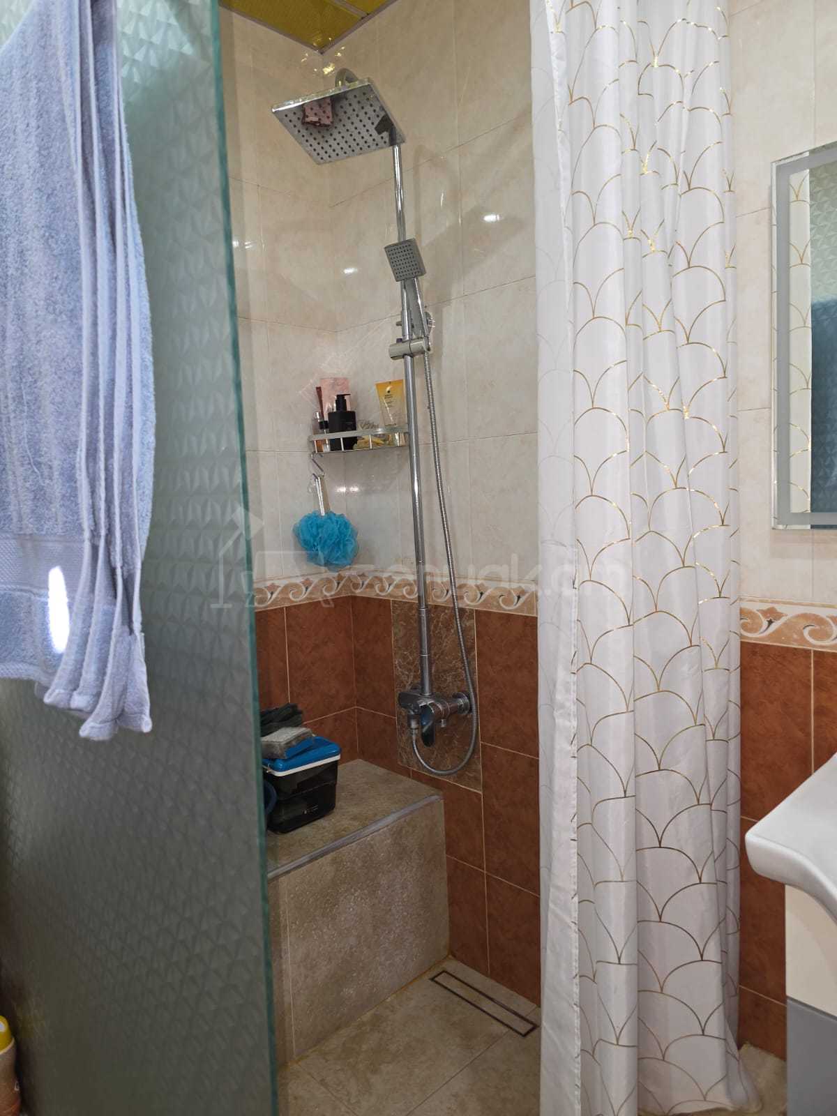 4 Սենյականոց Բնակարան Քարե Շենքում, 78քմ, 2/4 հարկ, Կապիտալ Վերանորոգված