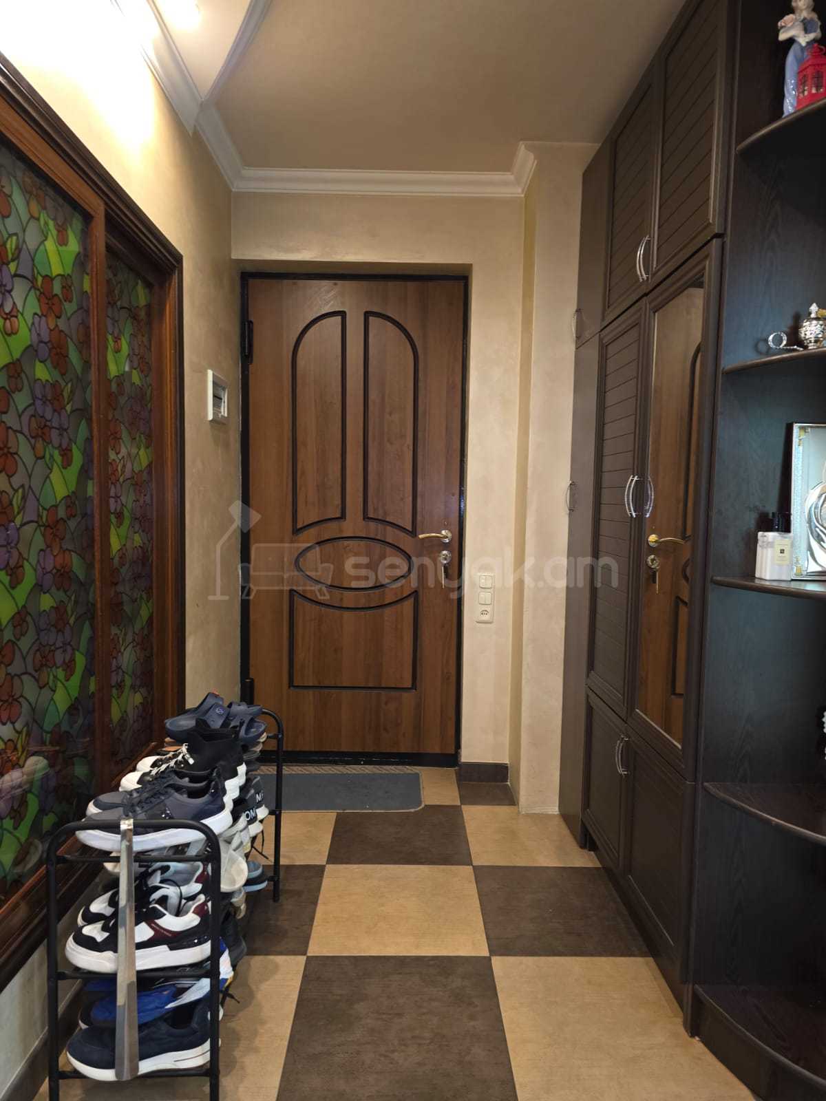 4 Սենյականոց Բնակարան Քարե Շենքում, 78քմ, 2/4 հարկ, Կապիտալ Վերանորոգված