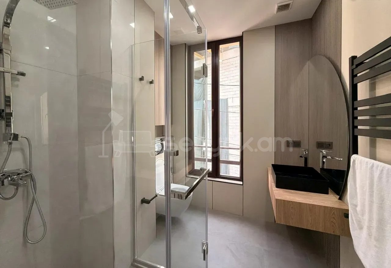 3 Սենյականոց Բնակարան Նորակառույցում, 103քմ, 2/10 հարկ, Դիզայներական Վերանորոգված