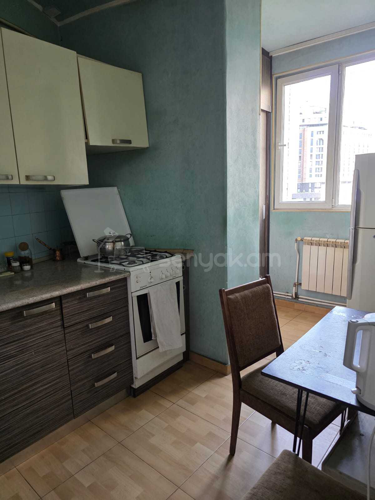 3 Սենյականոց Բնակարան, 65քմ, 5/12 հարկ, Նորմալ Վիճակում