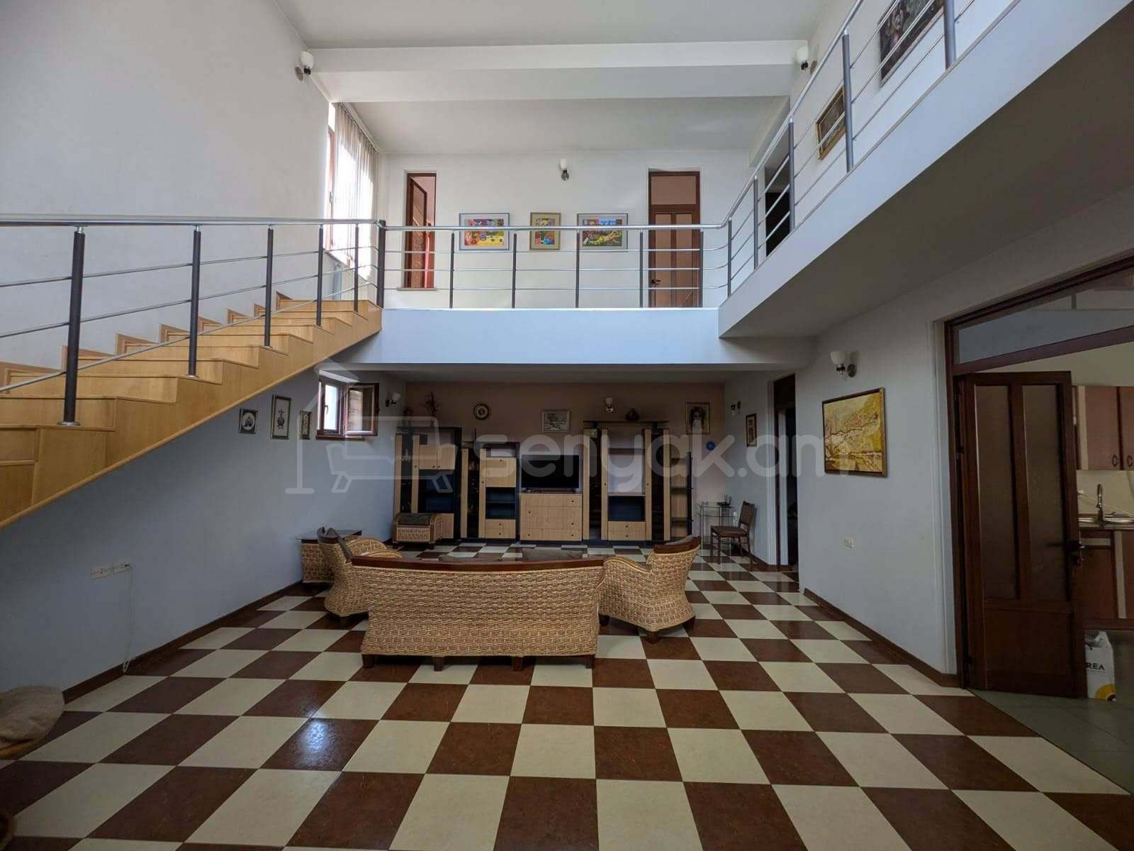 5 Սենյականոց Սեփական Տուն, 600քմ, Կապիտալ Վերանորոգված, Կահավորված, Ավտոտնակով