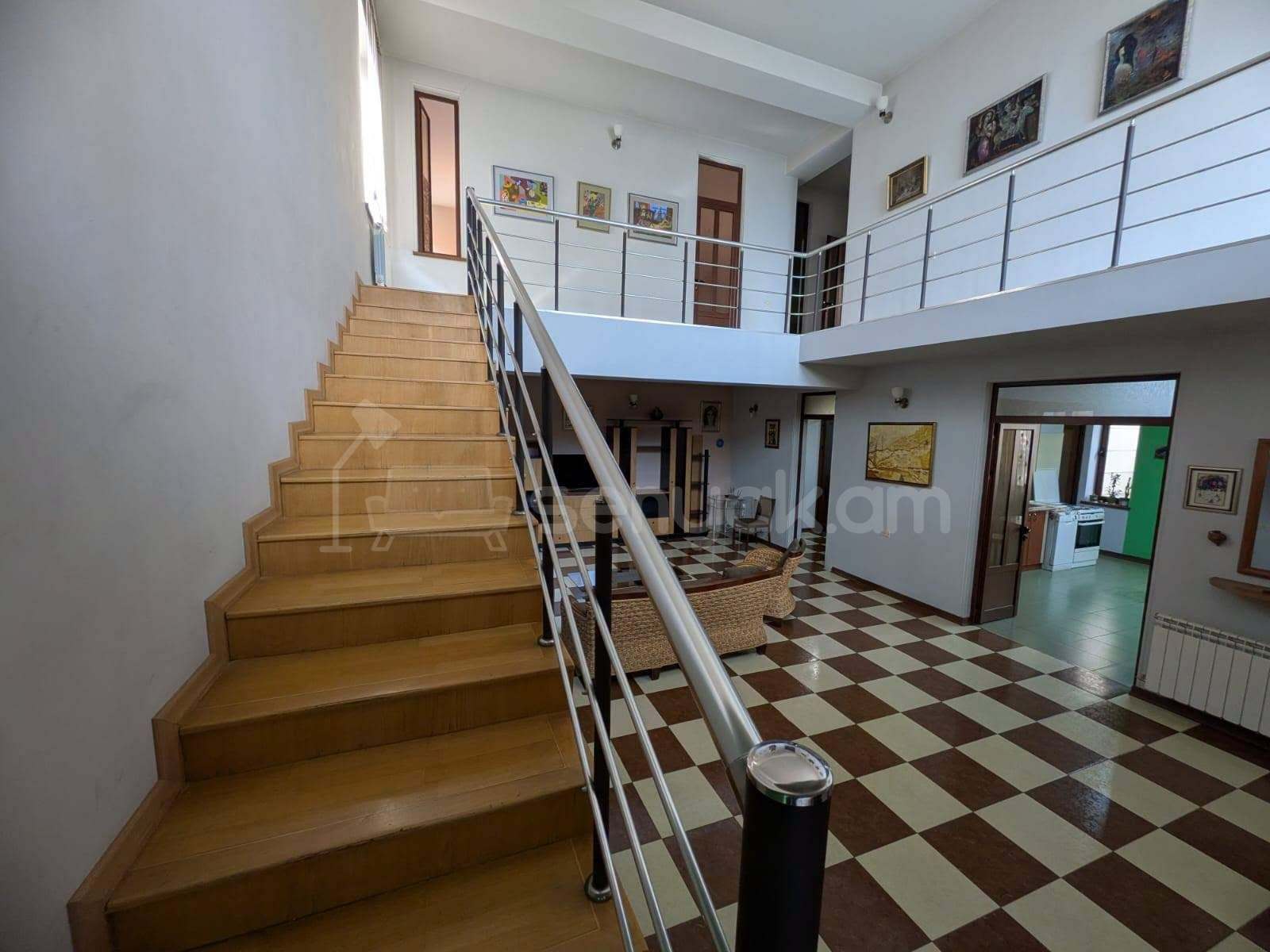 5 Սենյականոց Սեփական Տուն, 600քմ, Կապիտալ Վերանորոգված, Կահավորված, Ավտոտնակով