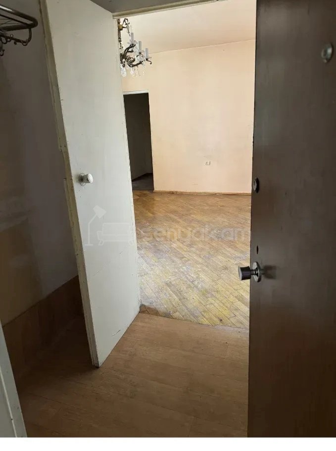 3 Սենյականոց Բնակարան, 100քմ, 4/10 հարկ, Պետական Վիճակում