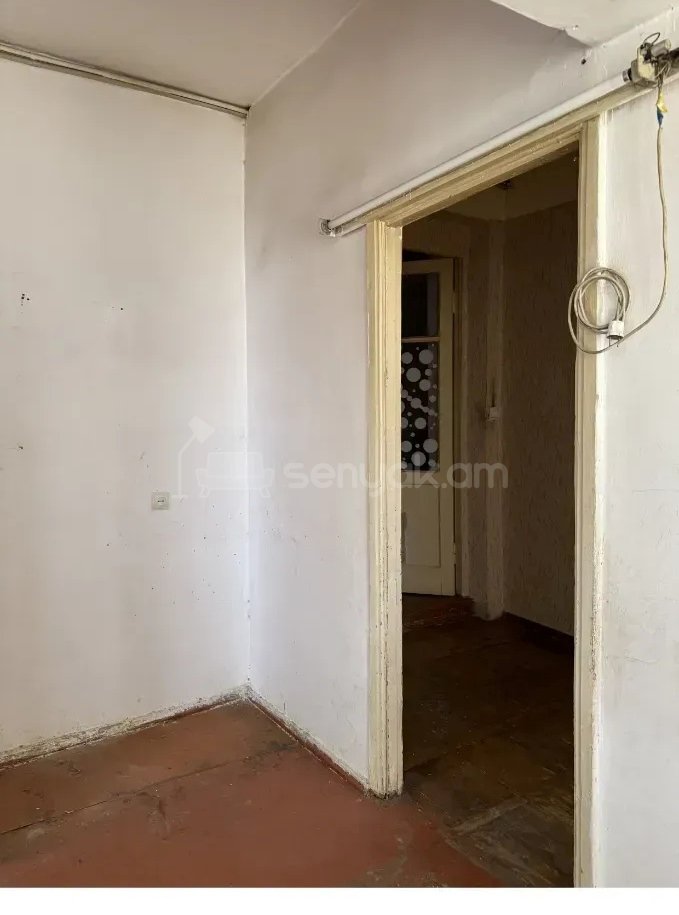 3 Սենյականոց Բնակարան, 100քմ, 4/10 հարկ, Պետական Վիճակում