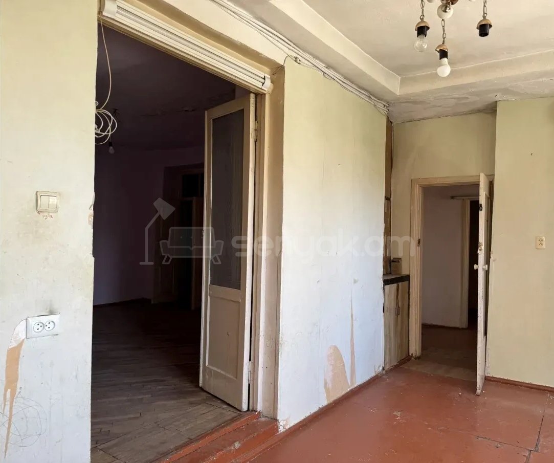 3 Սենյականոց Բնակարան, 100քմ, 4/10 հարկ, Պետական Վիճակում