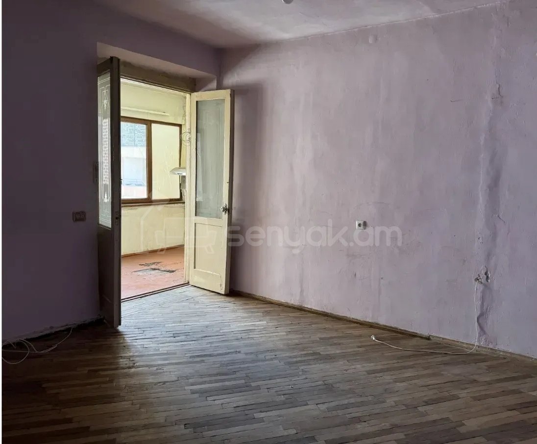 3 Սենյականոց Բնակարան, 100քմ, 4/10 հարկ, Պետական Վիճակում