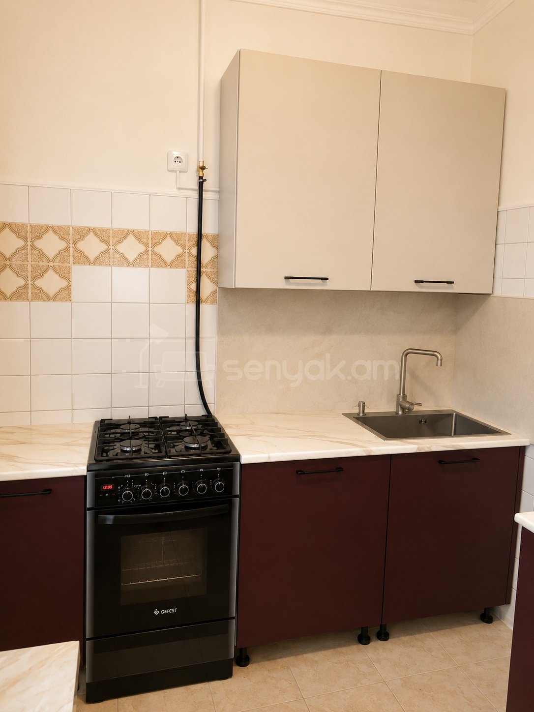 3 Սենյականոց Բնակարան Քարե Շենքում, 100քմ, 5/5 հարկ, Կապիտալ Վերանորոգված, Կահավորված, Արևկող