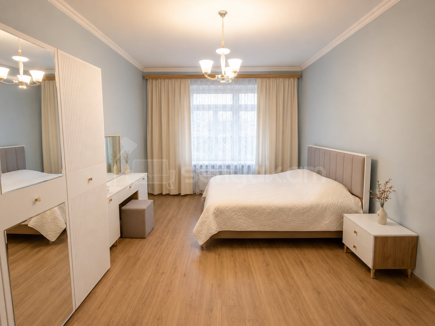 3 Սենյականոց Բնակարան Քարե Շենքում, 100քմ, 5/5 հարկ, Կապիտալ Վերանորոգված, Կահավորված, Արևկող