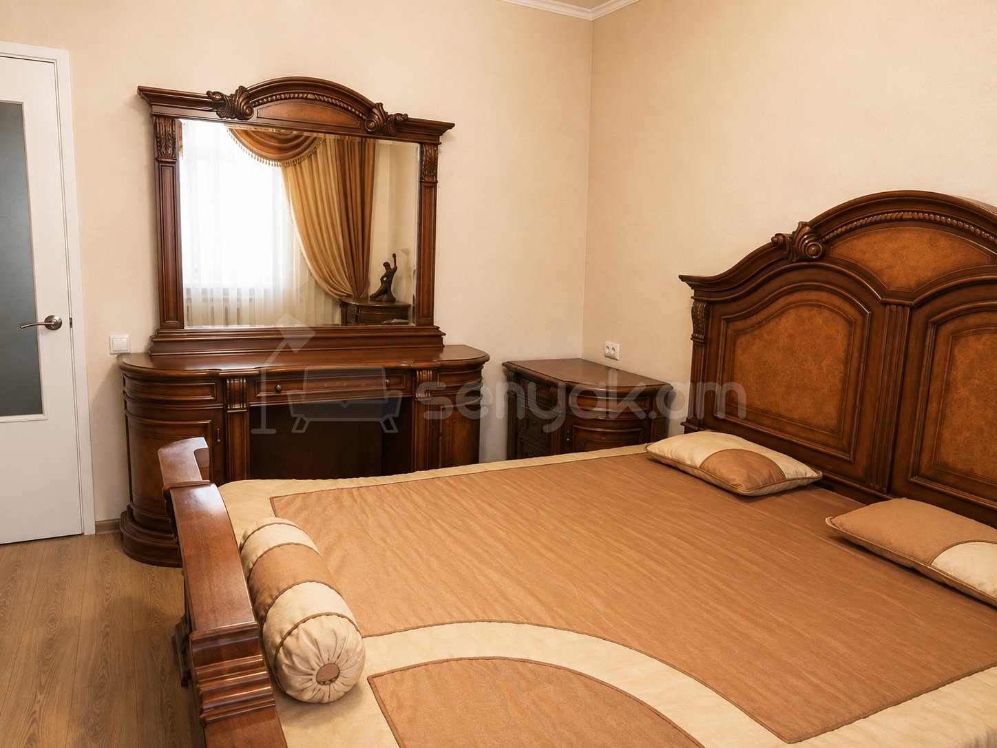 3 Սենյականոց Բնակարան Քարե Շենքում, 100քմ, 5/5 հարկ, Կապիտալ Վերանորոգված, Կահավորված, Արևկող