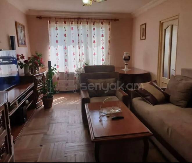 3 Սենյականոց Բնակարան, 72քմ, 1/4 հարկ, Կոսմետիկ Վերանորոգված