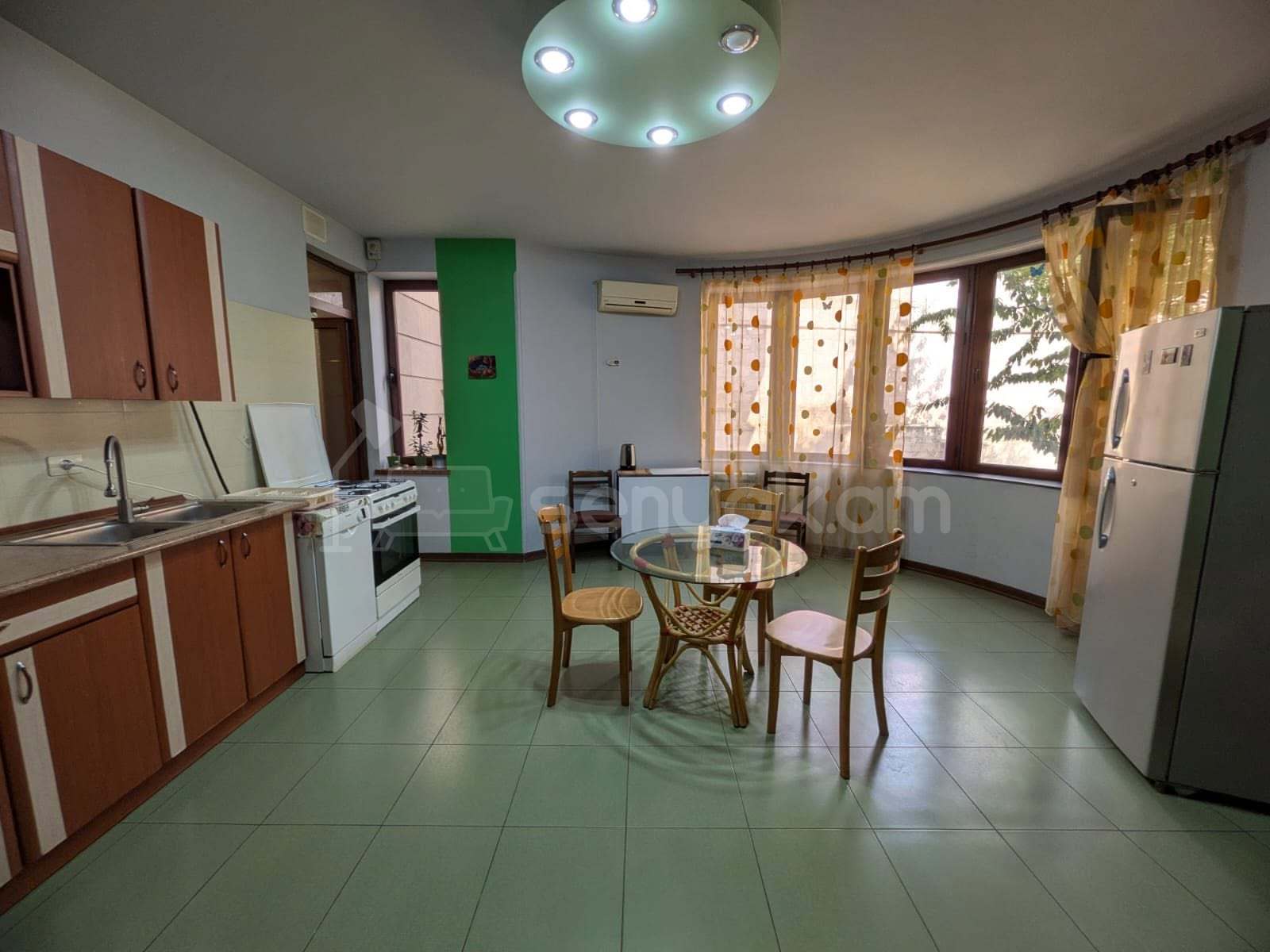 5 Սենյականոց Շքեղ Առանձնատուն, 210քմ, Կահավորված, Ավտոտնակով