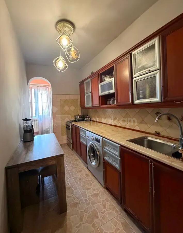 4 Սենյականոց Բնակարան, 84քմ, 1/9 հարկ, Կապիտալ Վերանորոգված