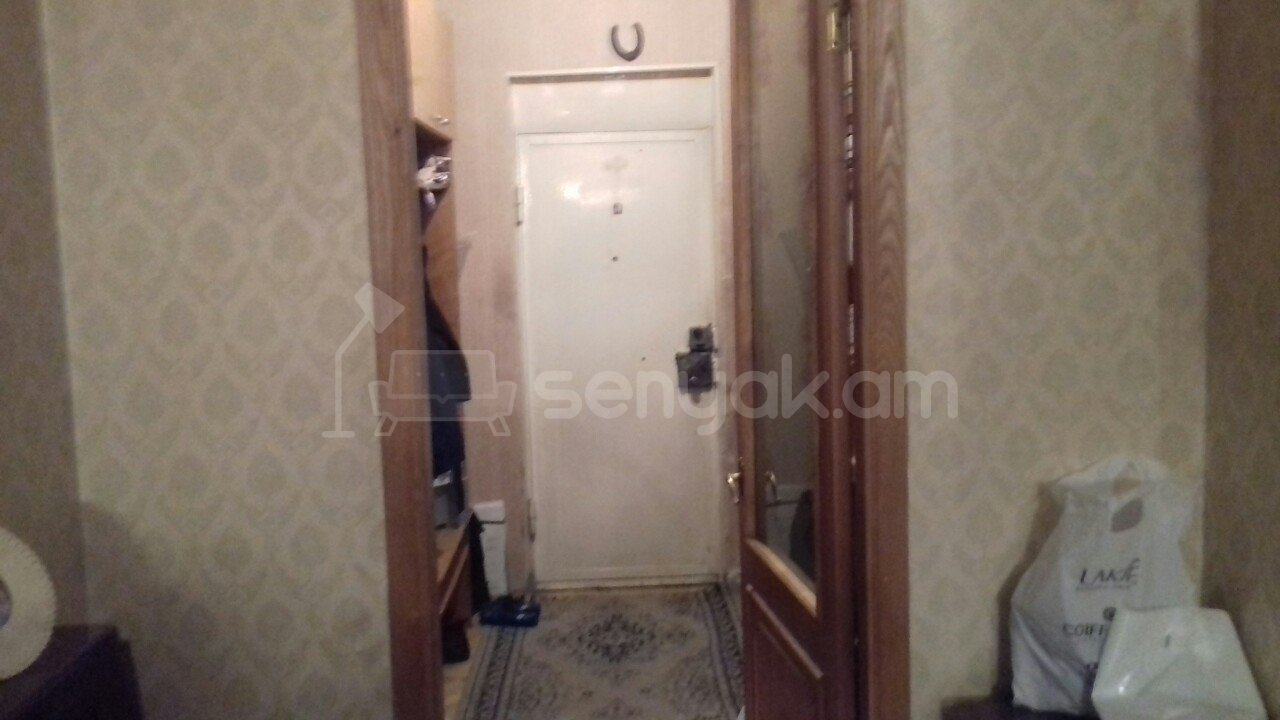 3 Սենյականոց Բնակարան Քարե Շենքում, 80քմ, 2/5 հարկ, Նորմալ Վիճակում