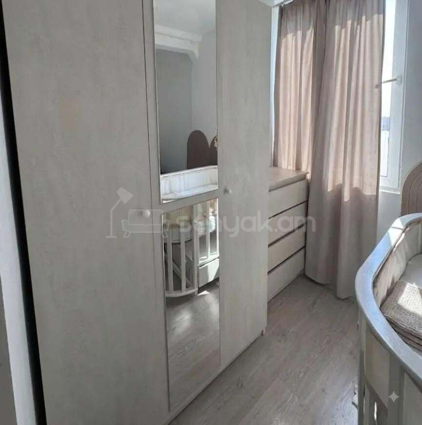2 Սենյականոց Բնակարան Քարե Շենքում, 57քմ, 4/4 հարկ, Նորմալ Վիճակում