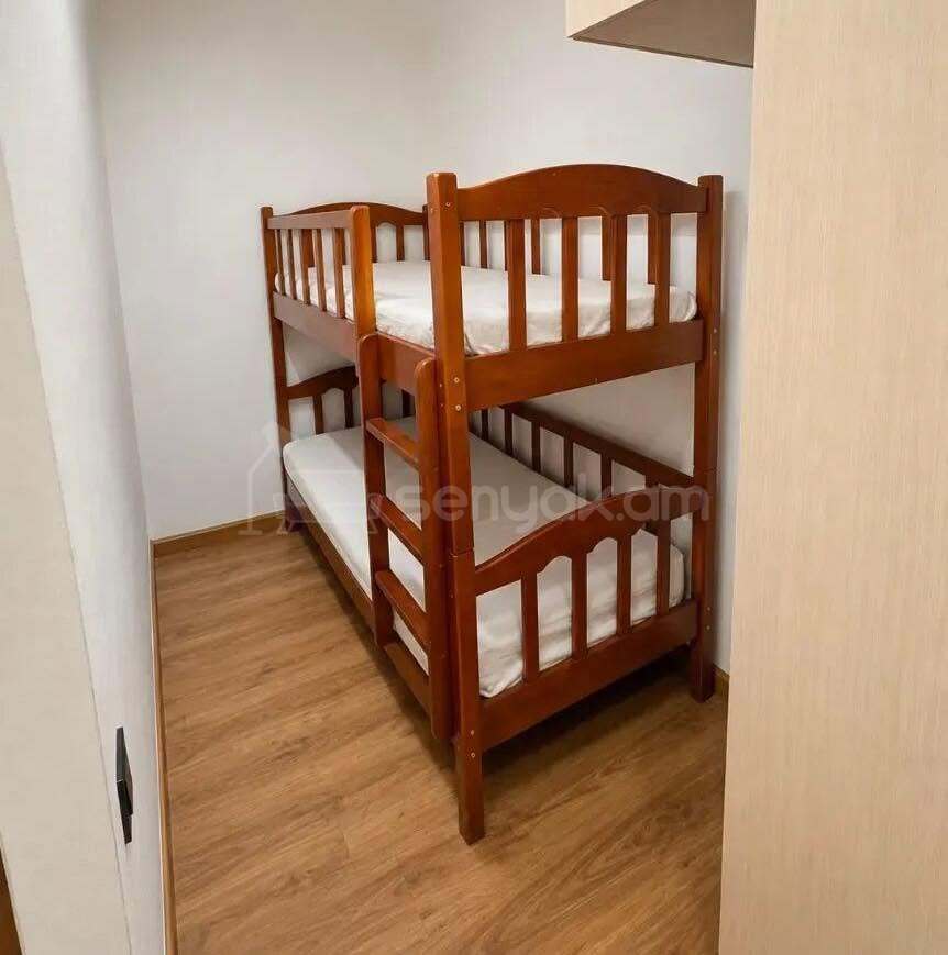 2 Սենյականոց Բնակարան Քարե Շենքում, 57քմ, 4/4 հարկ, Նորմալ Վիճակում
