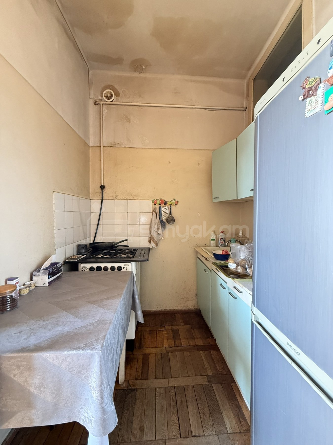 3 Սենյականոց Բնակարան Քարե Շենքում, 72քմ, 3/5 հարկ, Պետական Վիճակում