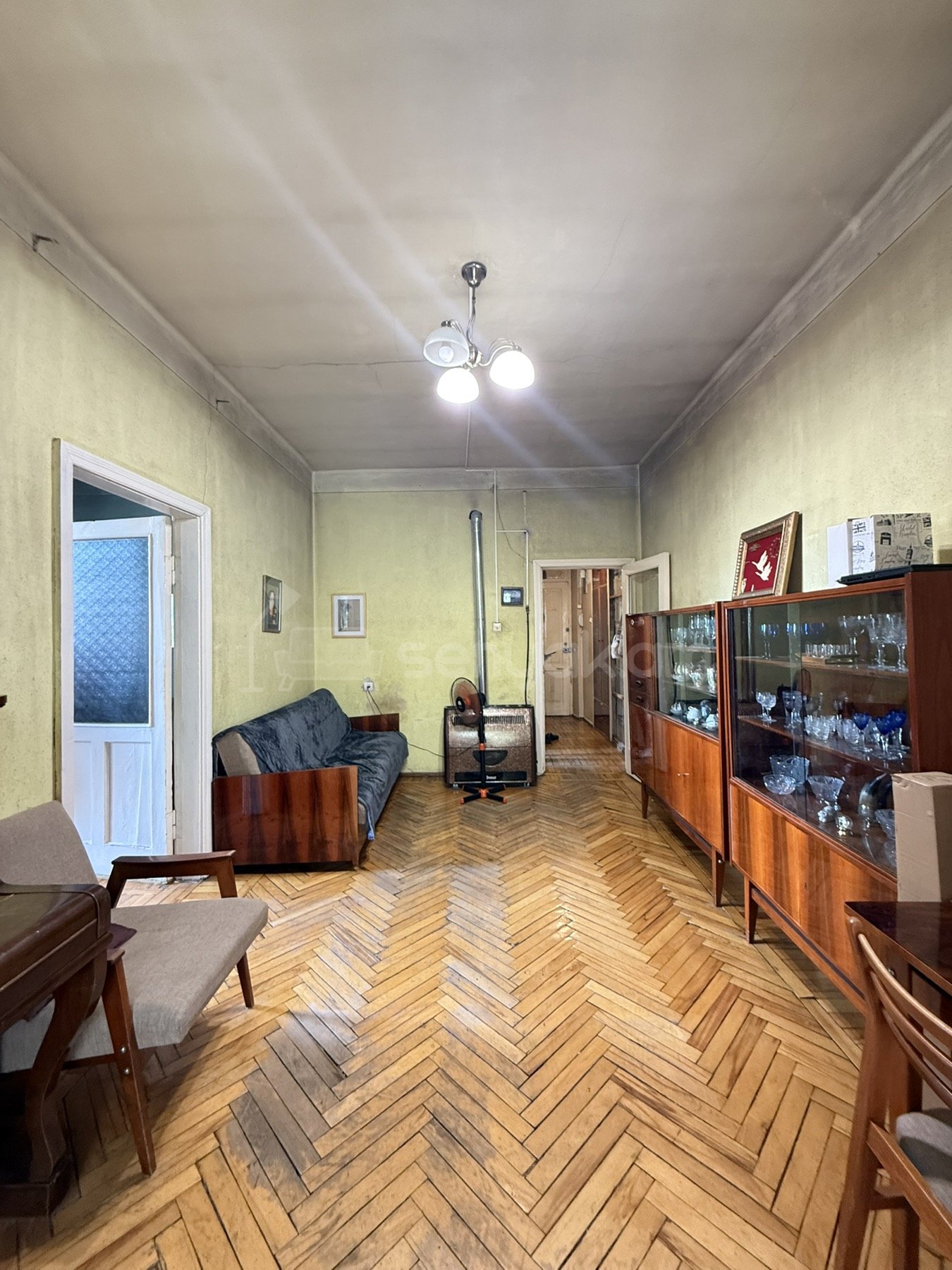 3 Սենյականոց Բնակարան Քարե Շենքում, 72քմ, 3/5 հարկ, Պետական Վիճակում