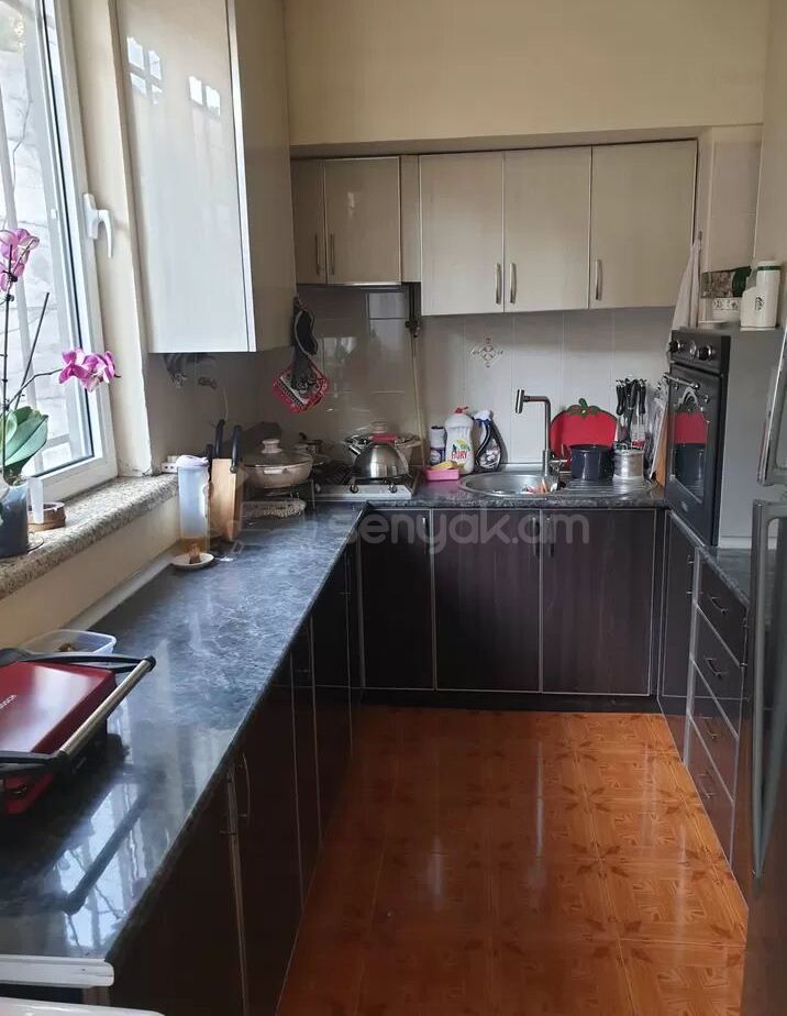 6 Սենյականոց Բնակարան Քարե Շենքում, 183քմ, 5/6 հարկ, Դիզայներական Վերանորոգված