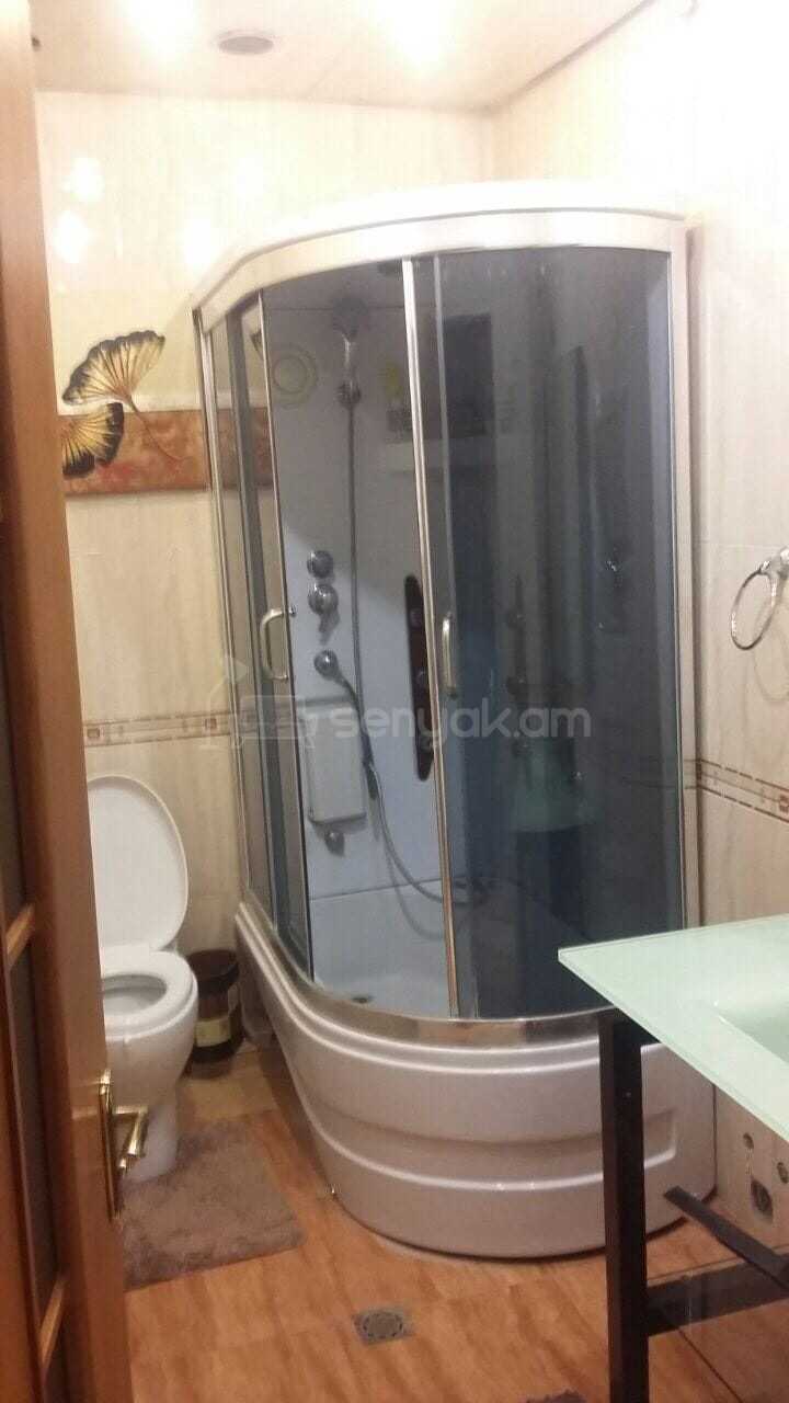6 Սենյականոց Բնակարան Քարե Շենքում, 183քմ, 5/6 հարկ, Դիզայներական Վերանորոգված