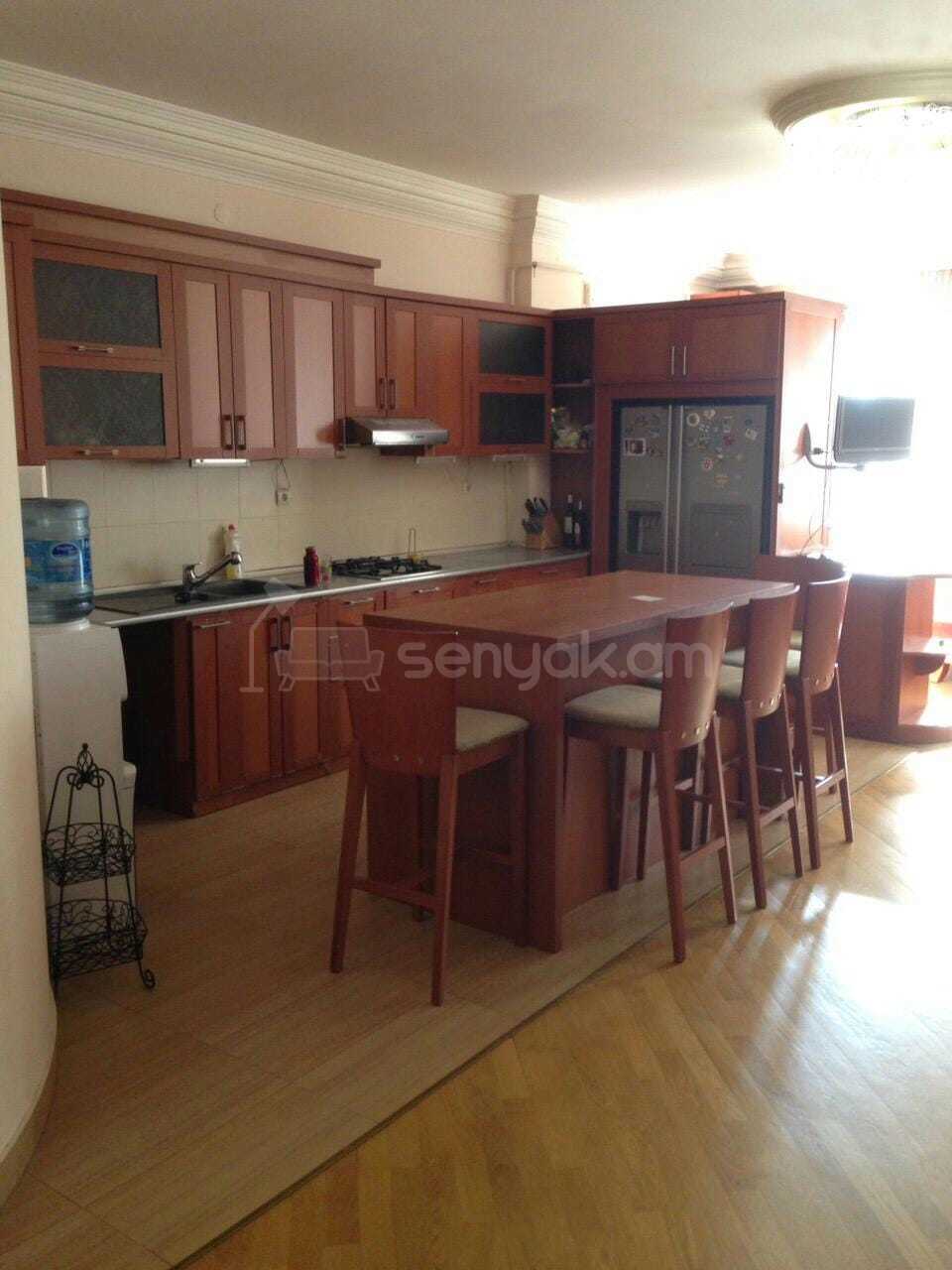 6 Սենյականոց Բնակարան Քարե Շենքում, 183քմ, 5/6 հարկ, Դիզայներական Վերանորոգված