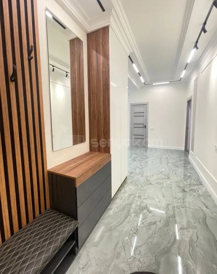 3 Սենյականոց Բնակարան Քարե Շենքում, 70քմ, 2/5 հարկ, Դիզայներական Վերանորոգված, Կահավորված