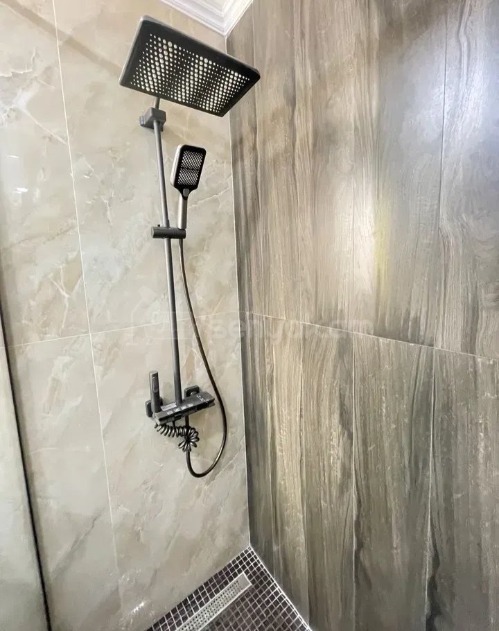 3 Սենյականոց Բնակարան Քարե Շենքում, 70քմ, 2/5 հարկ, Դիզայներական Վերանորոգված, Կահավորված