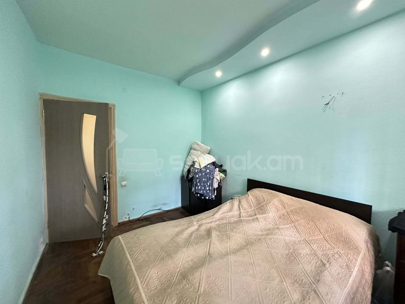 4 Սենյականոց Բնակարան, 80քմ, 1/9 հարկ, Նորմալ Վիճակում