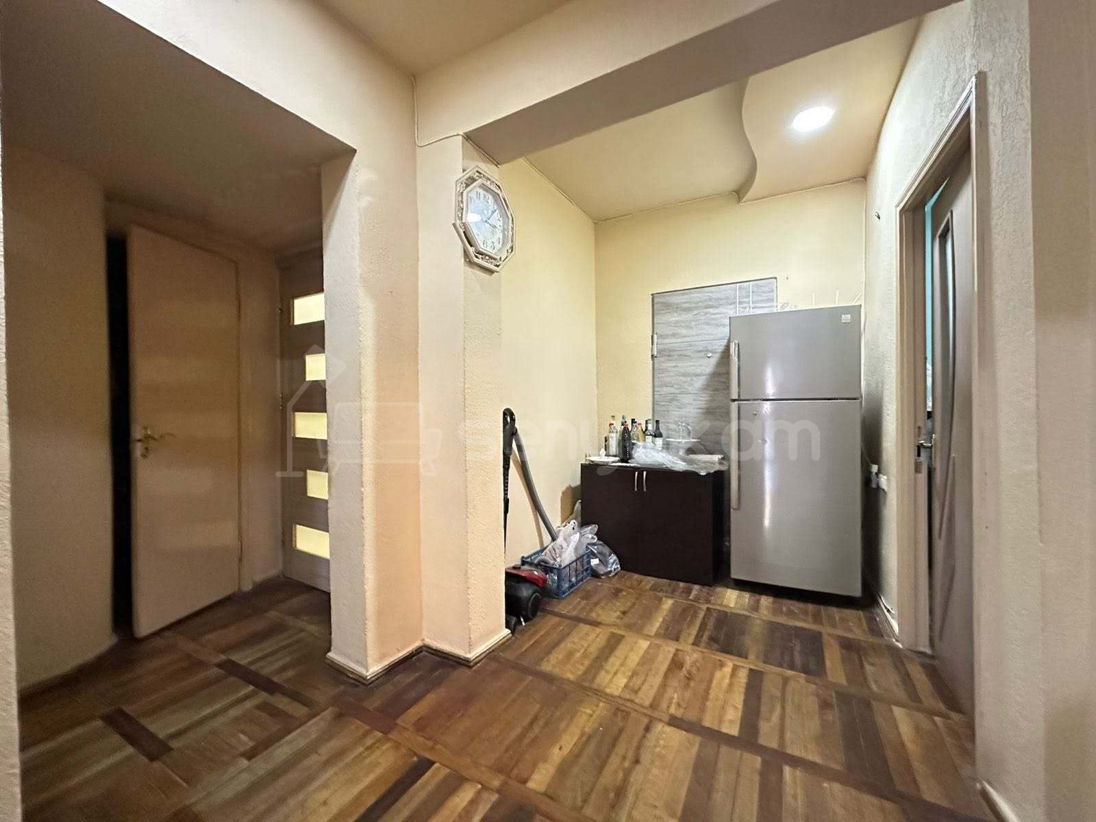 4 Սենյականոց Բնակարան, 80քմ, 1/9 հարկ, Նորմալ Վիճակում