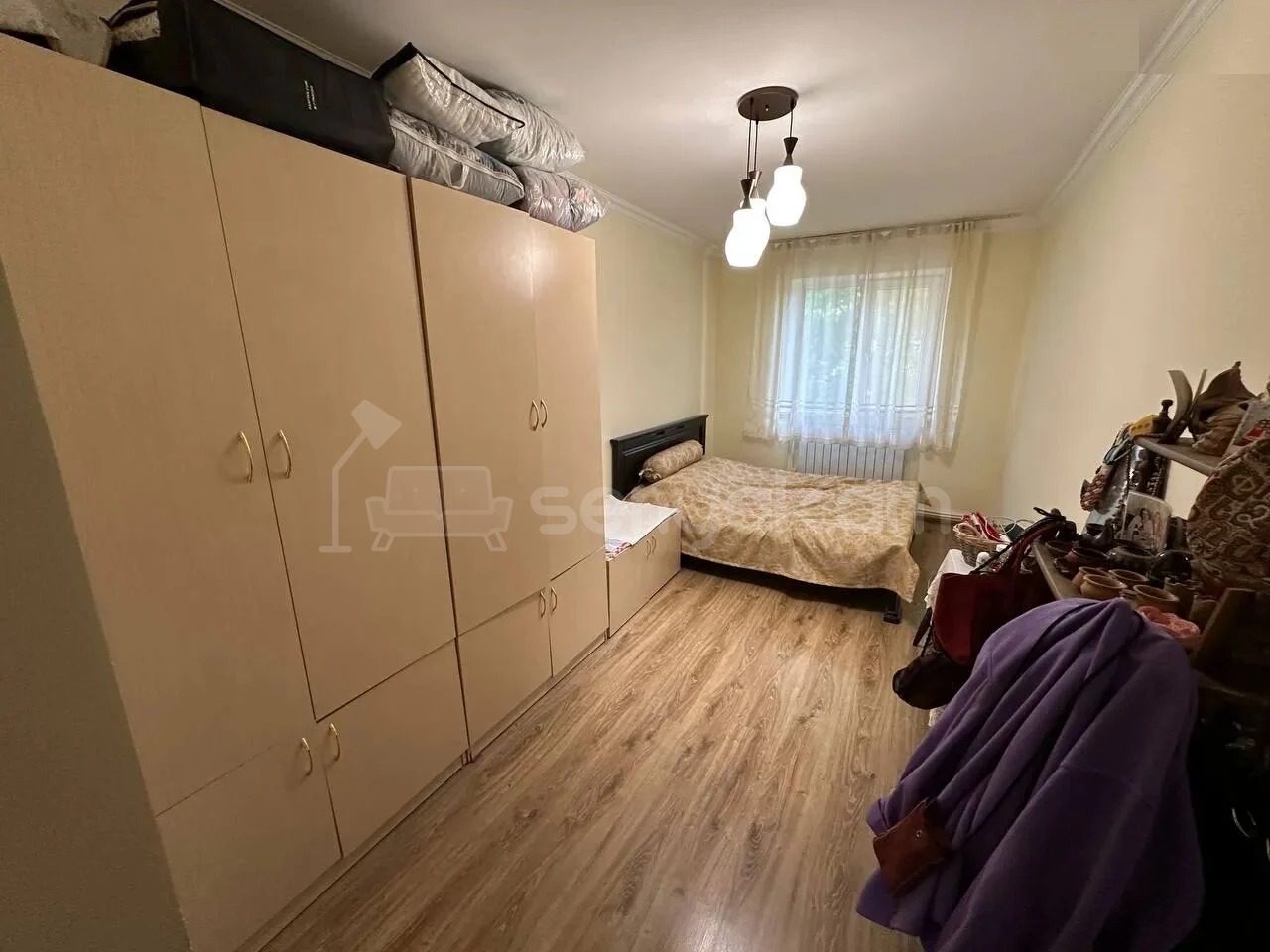 3 Սենյականոց Բնակարան Քարե Շենքում, 70քմ, 4/4 հարկ, Նորմալ Վիճակում
