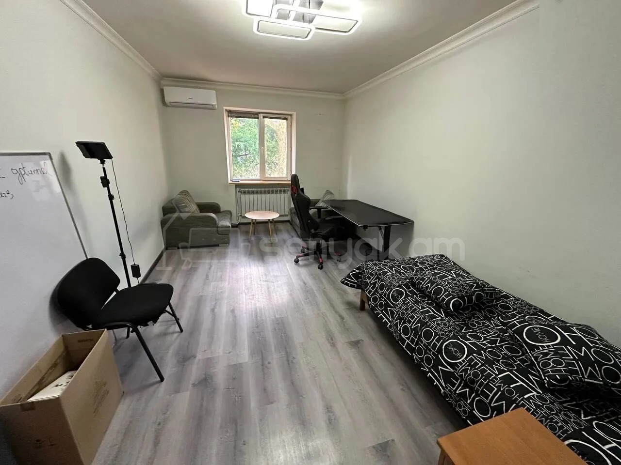 3 Սենյականոց Բնակարան Քարե Շենքում, 70քմ, 4/4 հարկ, Նորմալ Վիճակում