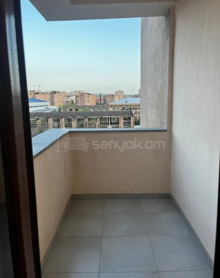 3 Սենյականոց Բնակարան Քարե Շենքում, 96քմ, 8/14 հարկ, Կապիտալ Վերանորոգված, Կահավորված