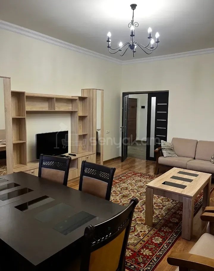 3 Սենյականոց Բնակարան Քարե Շենքում, 96քմ, 8/14 հարկ, Կապիտալ Վերանորոգված, Կահավորված
