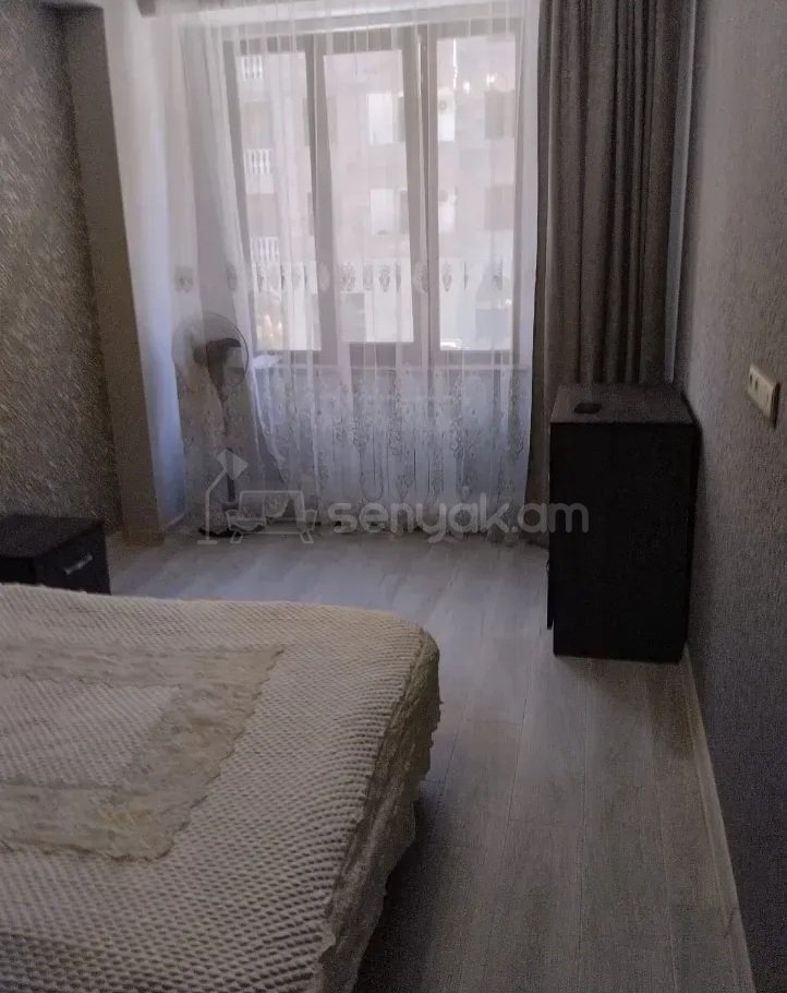 3 Սենյականոց Բնակարան Նորակառույց Քարե Շենքում, 94քմ, 2/9 հարկ, Դիզայներական Վերանորոգված, Կահավորված