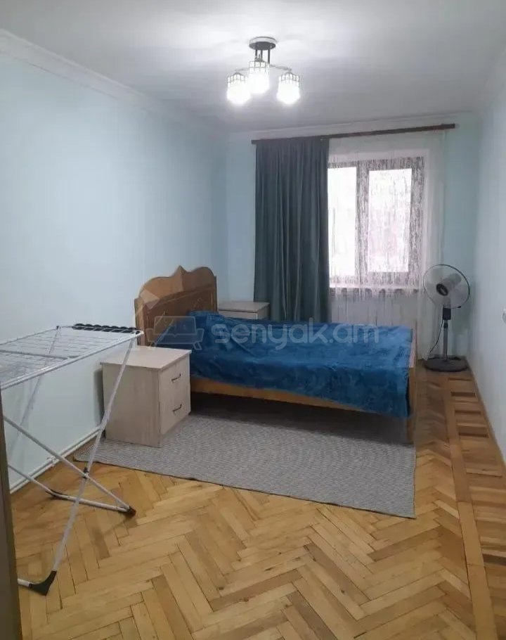 3 Սենյականոց Բնակարան Քարե Շենքում, 80քմ, 4/4 հարկ, Նորմալ Վիճակում, Կահավորված