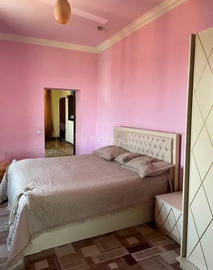3 Սենյականոց Բնակարան Քարե Շենքում, 70քմ, 5/5 հարկ, Կապիտալ Վերանորոգված, Կահավորված