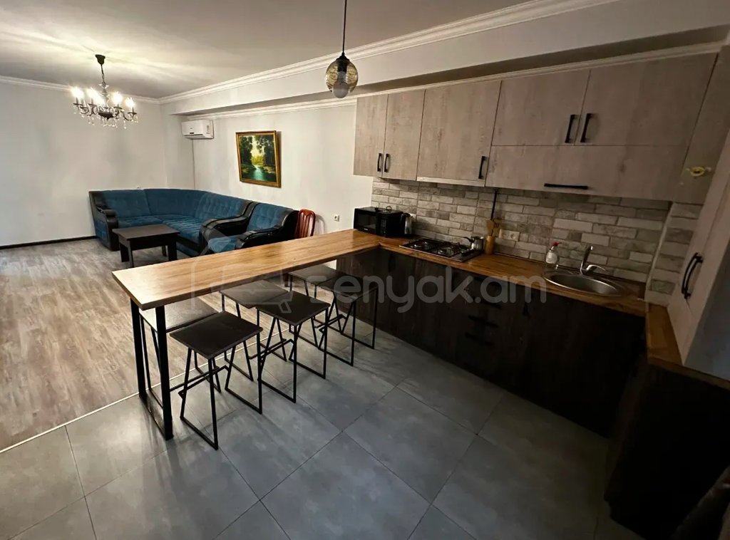 3 Սենյականոց Բնակարան, 83քմ, 1/9 հարկ, Կապիտալ Վերանորոգված, Կահավորված