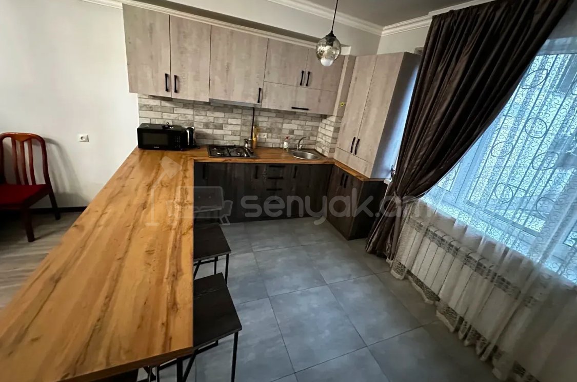 3 Սենյականոց Բնակարան, 83քմ, 1/9 հարկ, Կապիտալ Վերանորոգված, Կահավորված