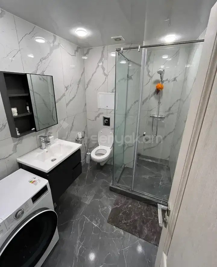 3 Սենյականոց Բնակարան Նորակառույցում, 74քմ, 6/18 հարկ, Դիզայներական Վերանորոգված, Կահավորված