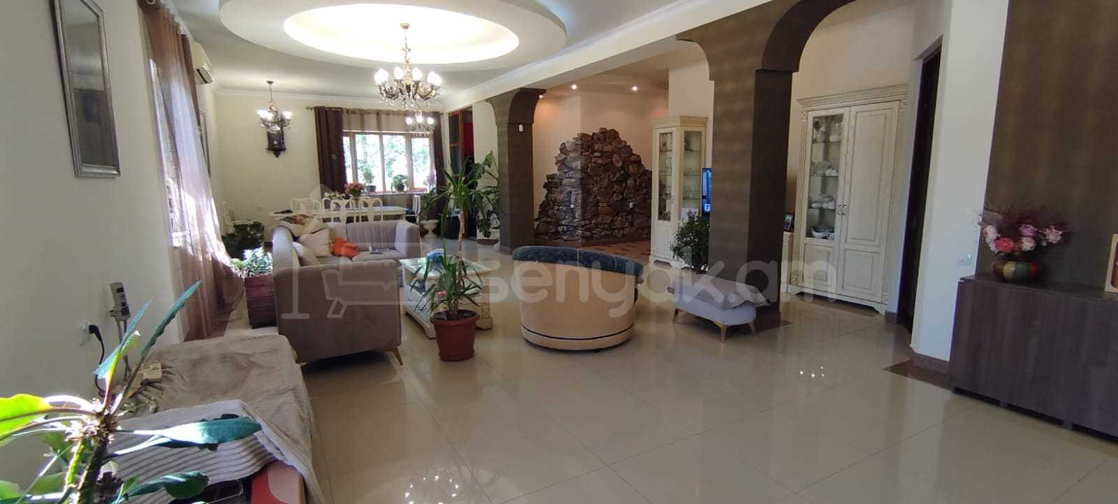4 Սենյականոց Շքեղ Առանձնատուն, 300քմ, Լողավազանով