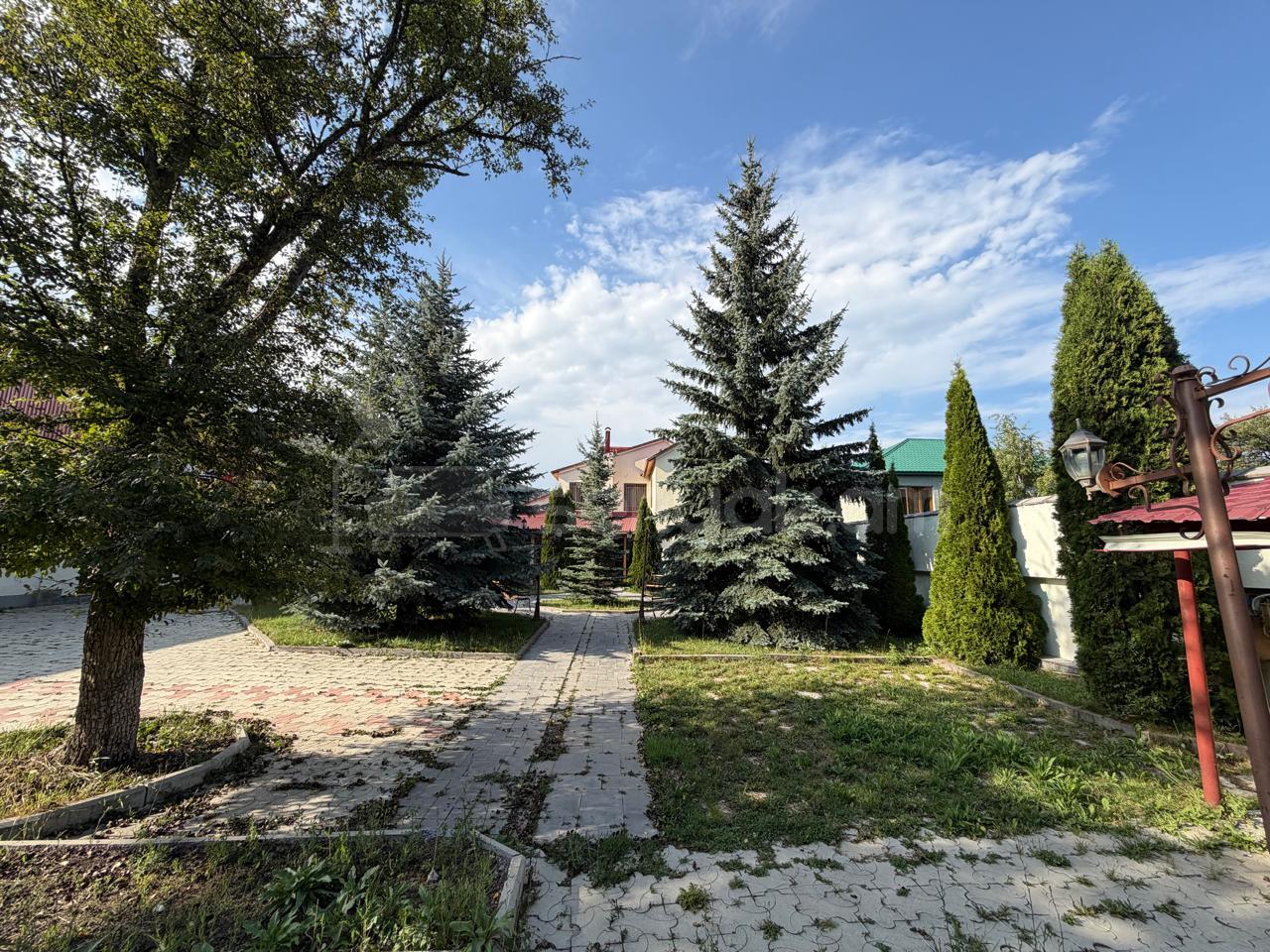 7 Սենյականոց Շքեղ Առանձնատուն, 700քմ, Լողավազանով