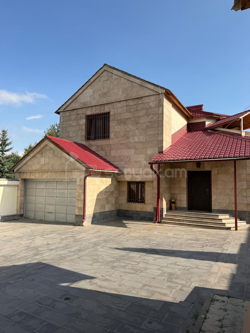 7 Սենյականոց Շքեղ Առանձնատուն, 700քմ, Լողավազանով