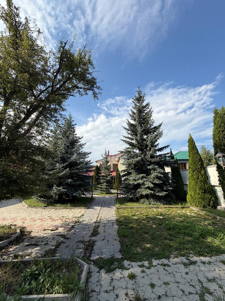 7 Սենյականոց Շքեղ Առանձնատուն, 700քմ, Լողավազանով