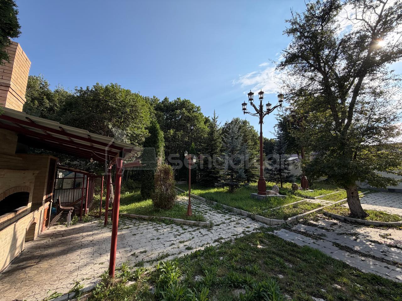 7 Սենյականոց Շքեղ Առանձնատուն, 700քմ, Լողավազանով
