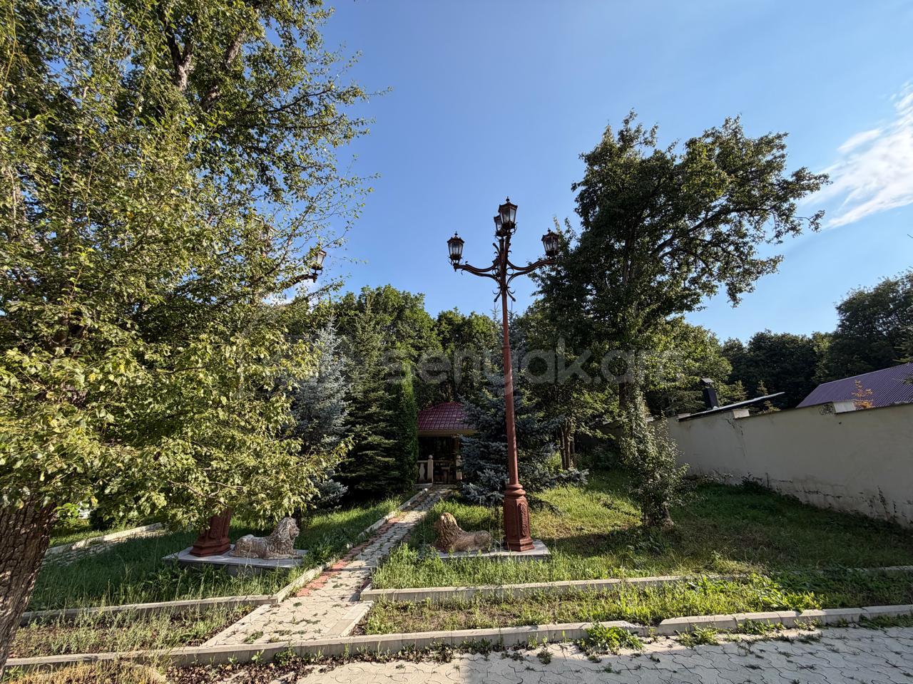 7 Սենյականոց Շքեղ Առանձնատուն, 700քմ, Լողավազանով