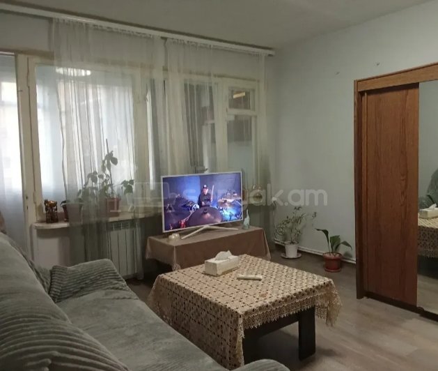 1 Սենյականոց Բնակարան Քարե Շենքում, 48քմ, 2/5 հարկ, Կոսմետիկ Վերանորոգված