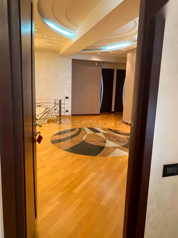 5 Սենյականոց Բնակարան, 292քմ, 9/10 հարկ, Կապիտալ Վերանորոգված