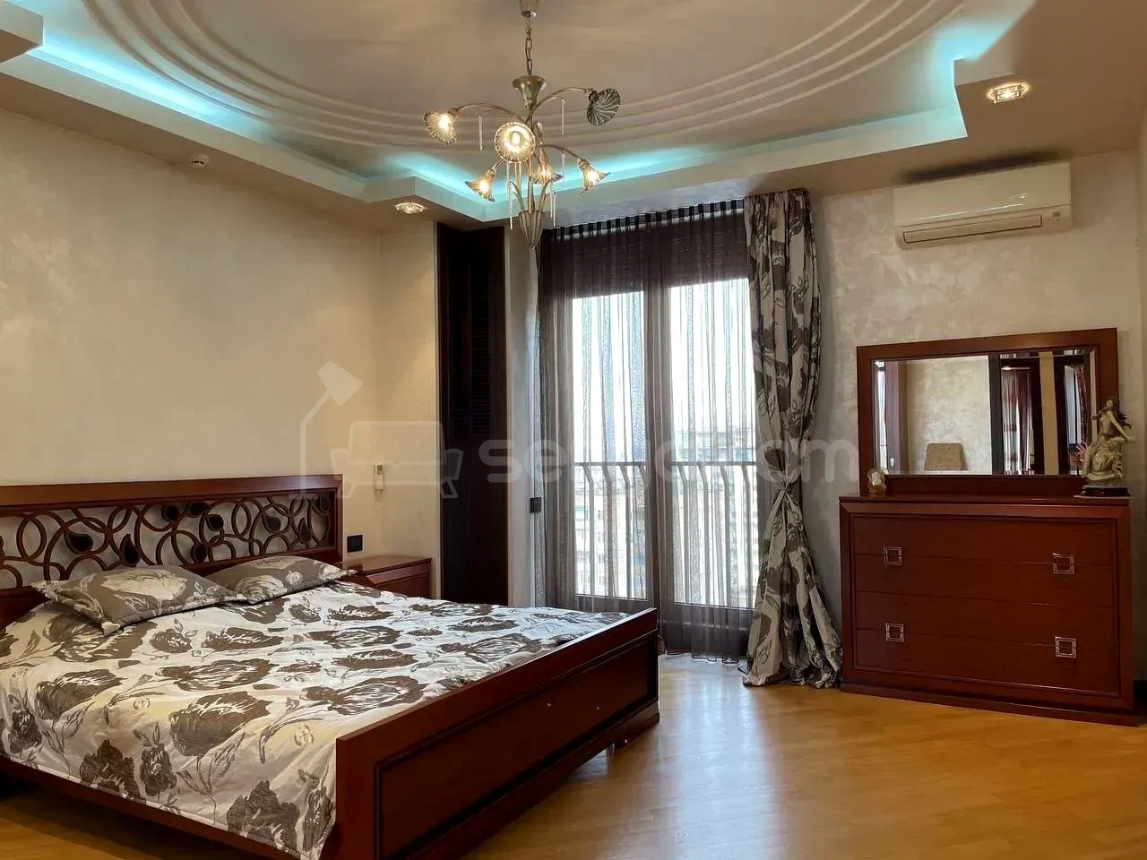 5 Սենյականոց Բնակարան, 292քմ, 9/10 հարկ, Կապիտալ Վերանորոգված