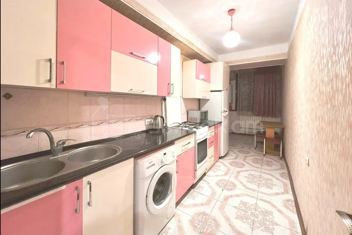4 Սենյականոց Բնակարան, 90քմ, 2/9 հարկ, Կապիտալ Վերանորոգված, Կահավորված, Արևկող